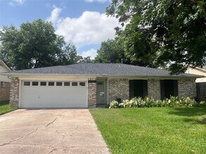 Building Photo - 205 W Vaughn Ln