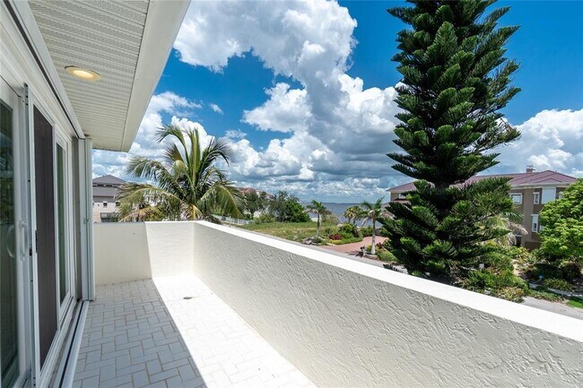 Building Photo - 202 George Rd SE