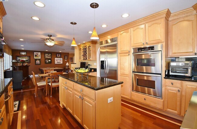 Building Photo - 204 Cypress Hills Ct