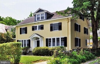 Building Photo - 3752 Kanawha St NW