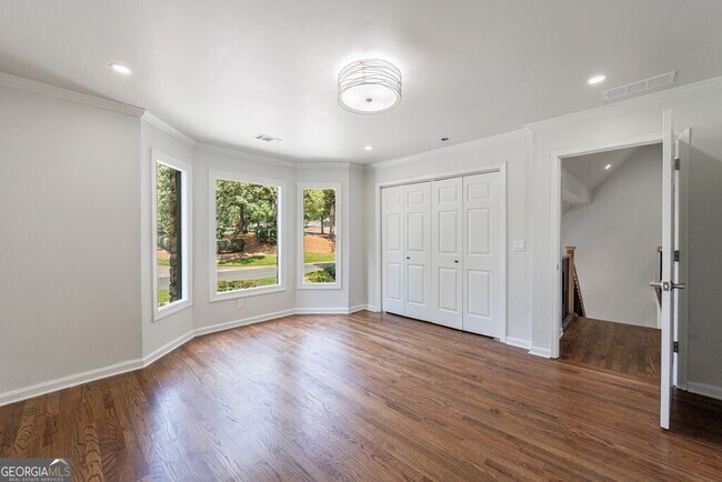 Building Photo - 459 Atlanta Country Club Dr