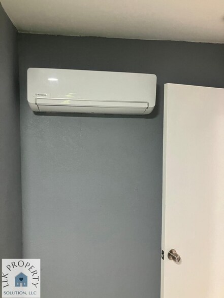 Building Photo - 423 N Cocoanut Rd