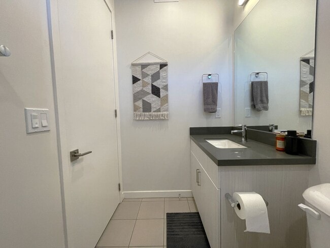 Building Photo - 14107 W Monroe Pl