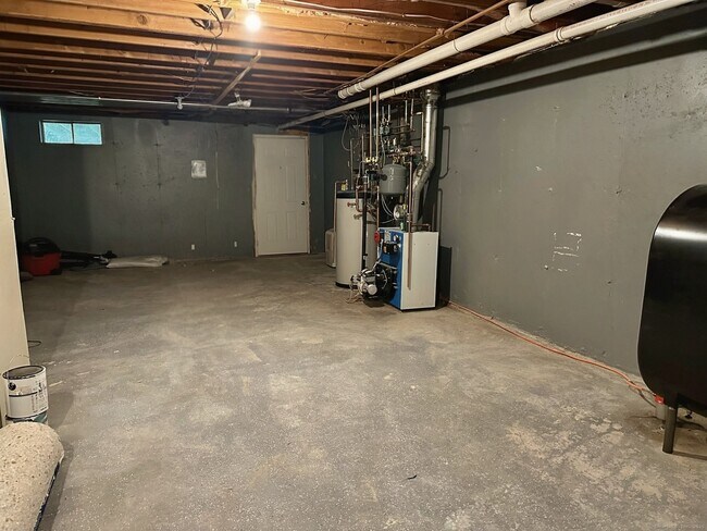Building Photo - 148 Fairway Dr