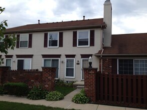 Building Photo - 2 BED - 1.5 BATH CANTON CONDO -----NORTHWIND