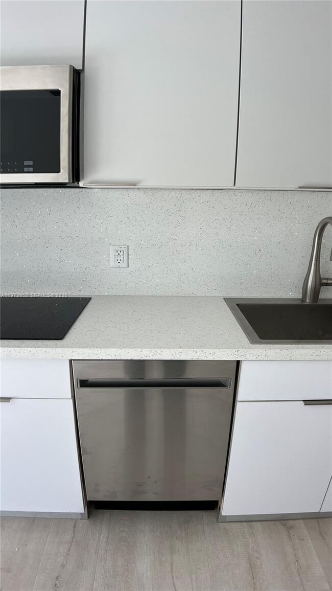 Building Photo - 2800 SW 25th St