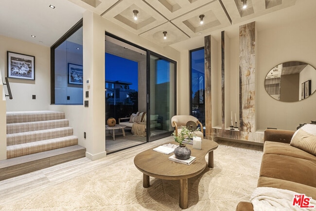 Building Photo - 1021 N Ogden Dr