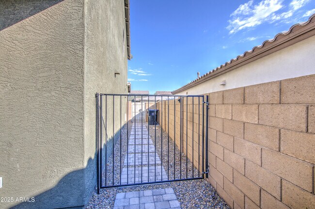 Building Photo - 9856 E Palladium Dr