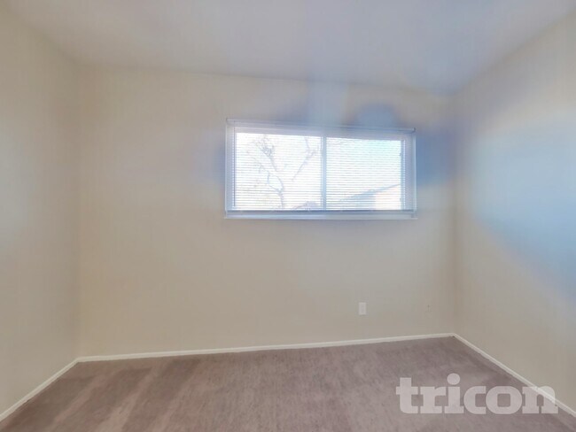 Building Photo - 602 Chyrl Way