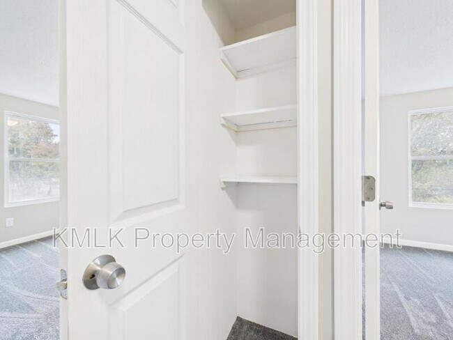 Building Photo - 9042 Maple Grove Rd