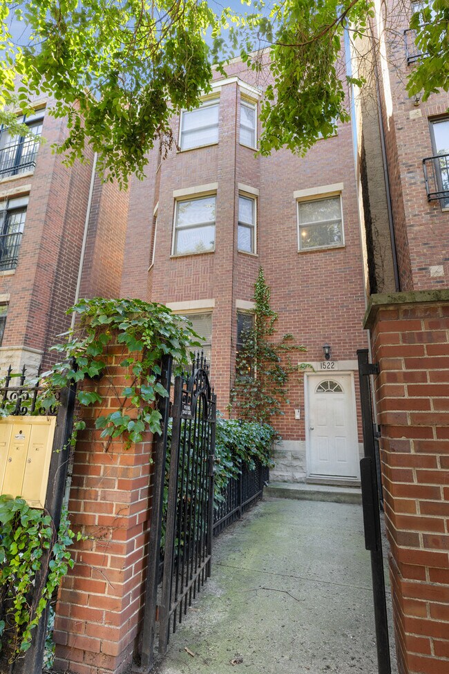 Building Photo - 1522 N Bosworth Ave