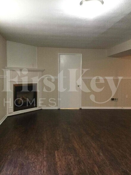 Building Photo - 8634 Lighthorse Dr