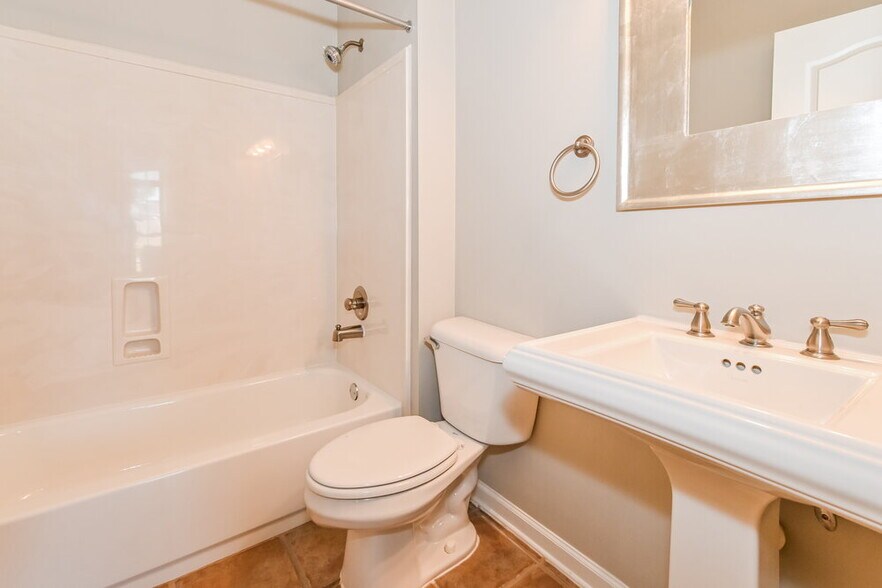 Building Photo - 374 Steadman Ln