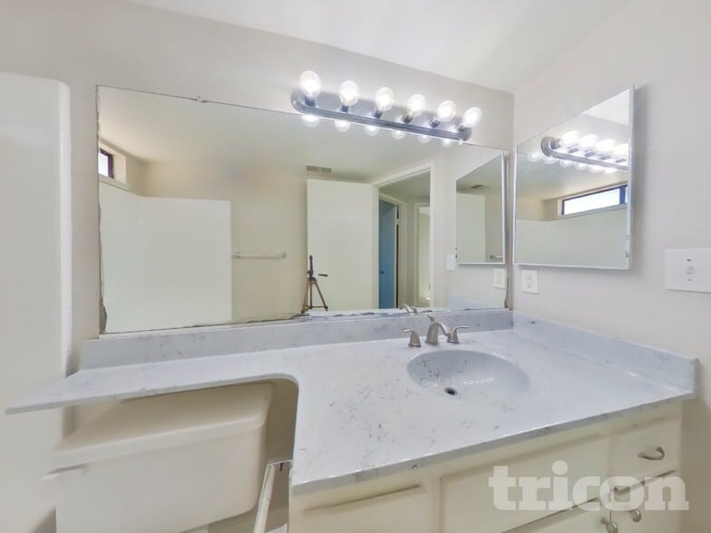 Building Photo - 254 Voyager Dr