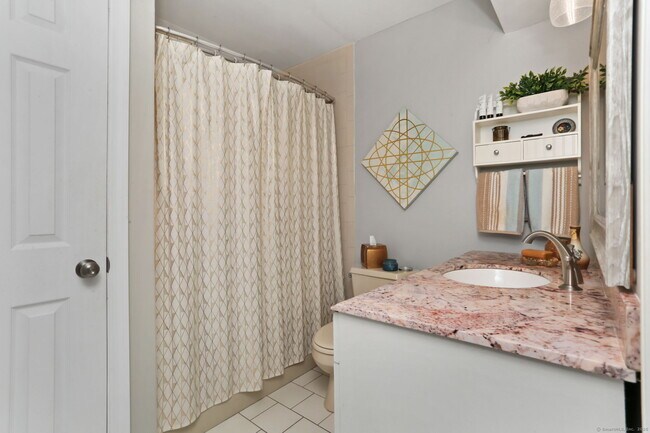 Building Photo - 101 Grove St