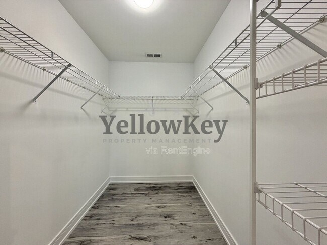 Building Photo - 272 Blue Spruce Ln