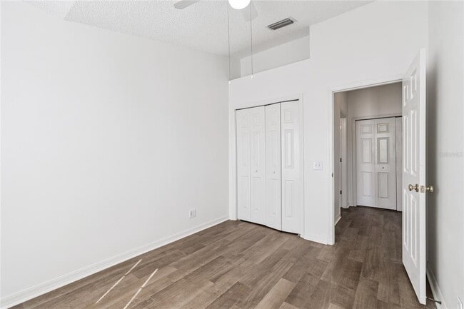 Building Photo - 571 Shoreham Ct NE