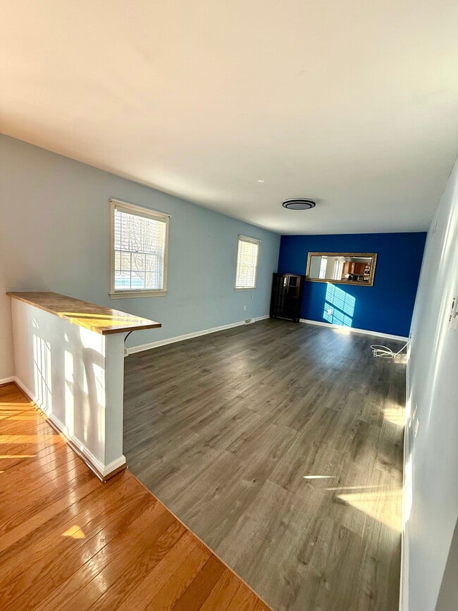 Building Photo - 115 Fleetline St