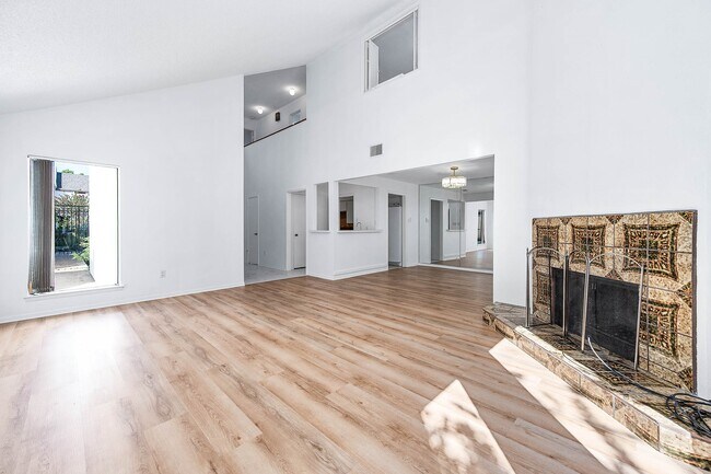 Building Photo - 4507 Medinah Pl