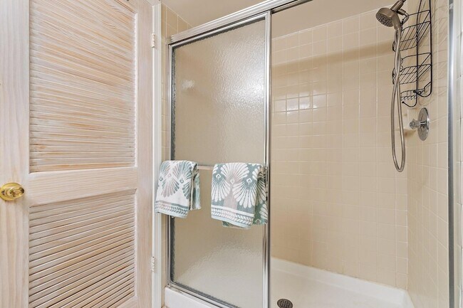 Building Photo - 353 S US Hwy 1