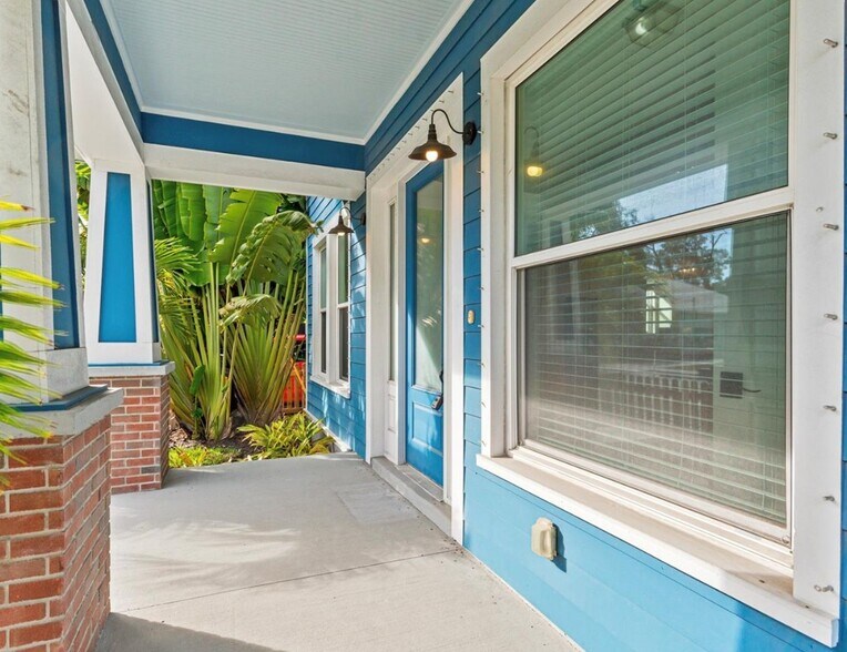 Building Photo - 214 E Floribraska Ave