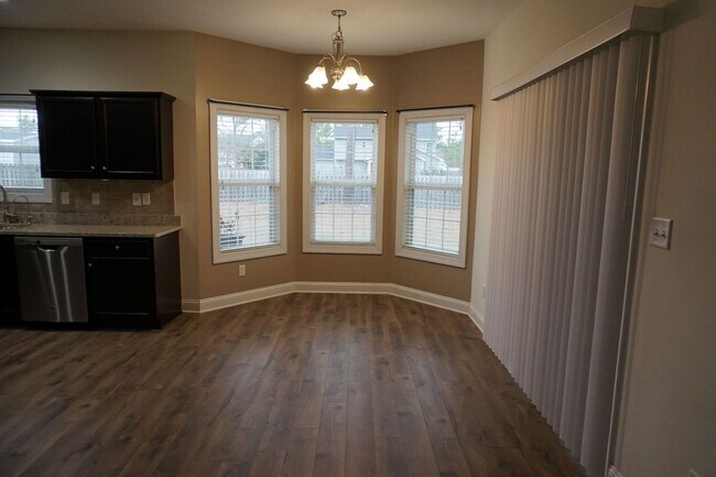 Building Photo - 3 Bedroom 2 Full Bathroom w/ Bonus Room located in The Preserves at Tidewater, Sneads Ferry!