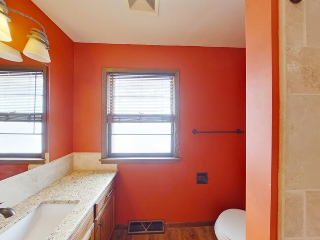 Building Photo - 7761 Killarney Ct