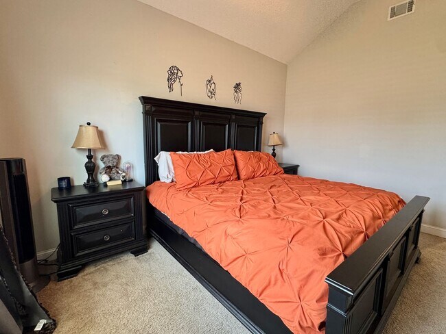 Building Photo - MOVE-IN READY [PET FRIENDLY]