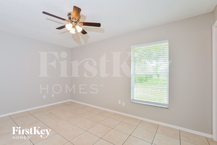 Building Photo - 2927 Arrendonda Dr