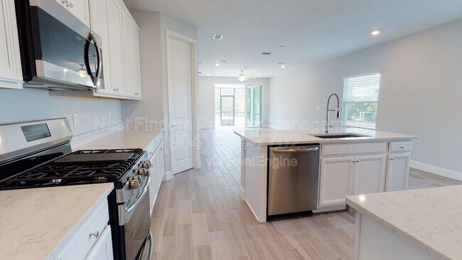 Building Photo - 307 Killarney Ave