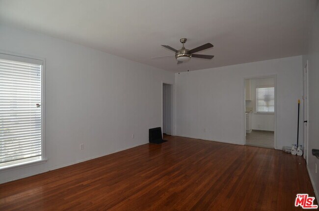 Building Photo - 6116 Overhill Dr