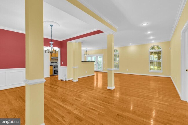 Building Photo - 46855 Willowood Pl