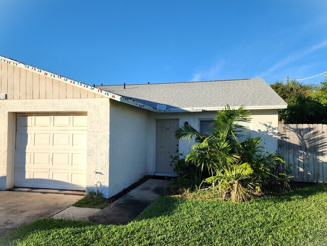 Primary Photo - 124 Palmetto Ave