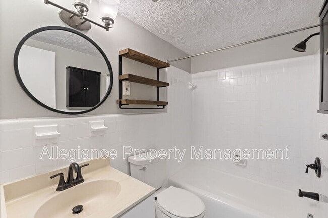 Building Photo - 3312 S 28th St