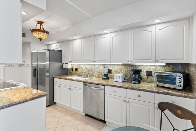 Building Photo - 4280 Galt Ocean Dr