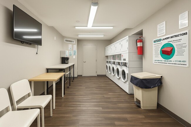 Building Photo - 607 W 137th St