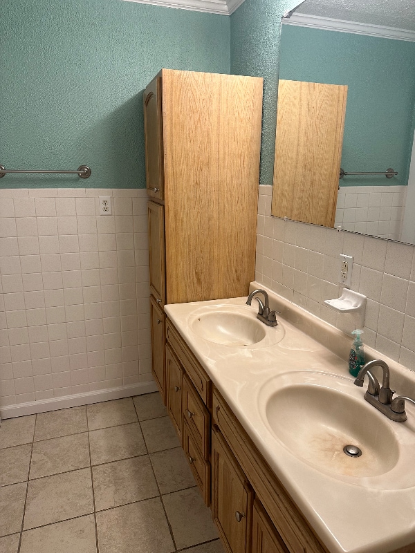 Building Photo - 1107 Markham Ave