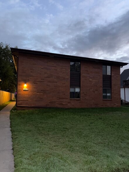 Building Photo - 1617 Prospect St