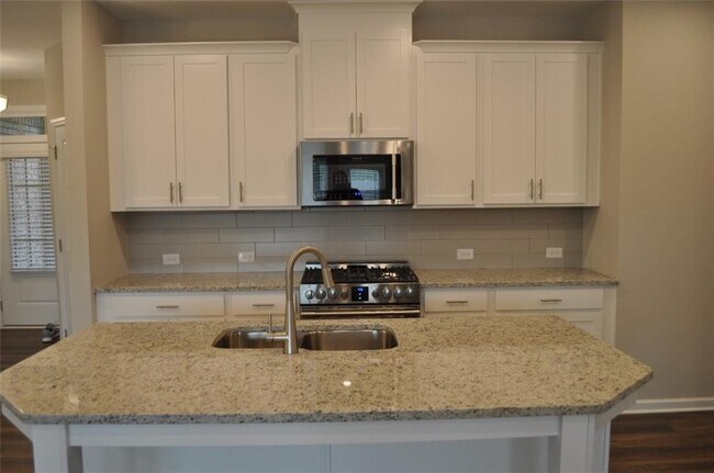Building Photo - 1345 Endicott Ct