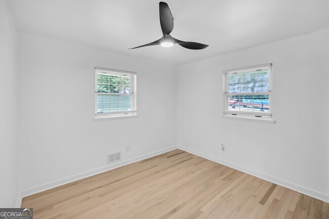 Building Photo - 929 Creekdale Dr