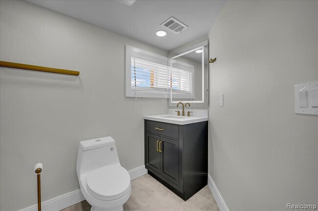 Building Photo - 2623 Fairview St