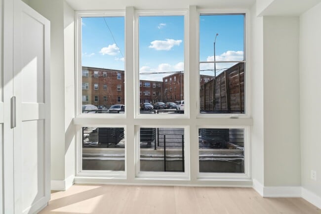 Building Photo - 2213 M St NE