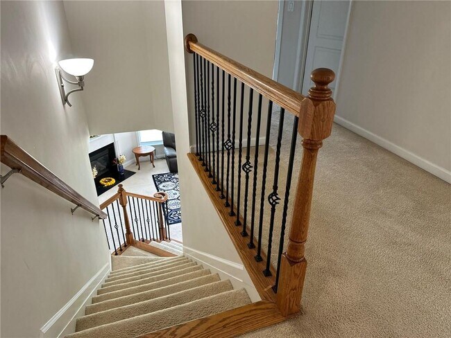 Building Photo - 5860 White Creek Run