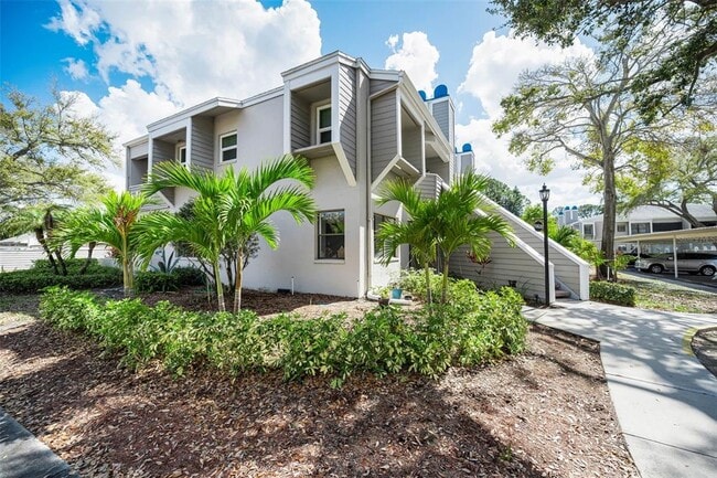 Building Photo - 10626 Longwood Dr
