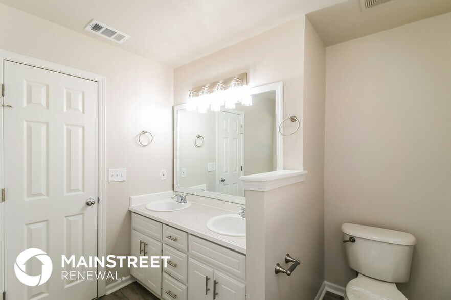 Building Photo - 355 Freeman Dr