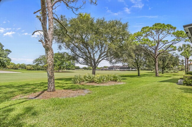Building Photo - 730 Greensward Ct