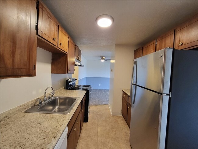 Building Photo - 7554 Victor Mendon Rd