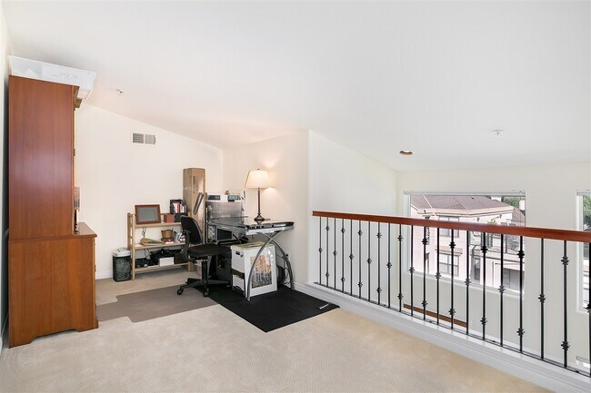 Building Photo - 4057 1st Ave