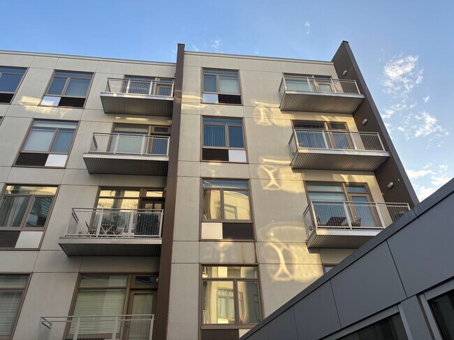 Building Photo - 217 Newark Ave