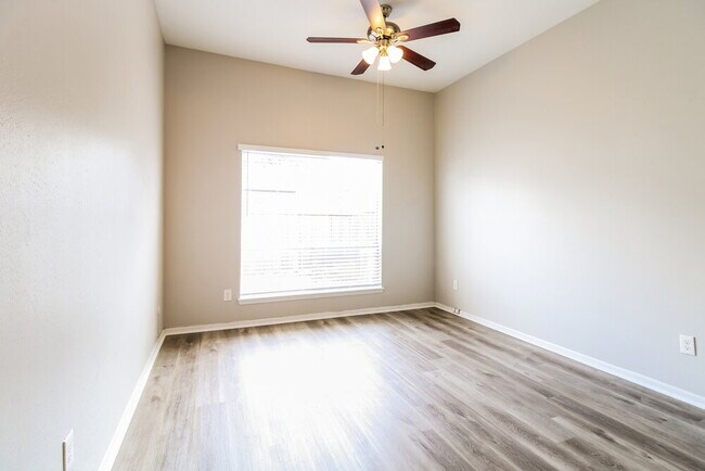 Building Photo - 7922 Grow Ln